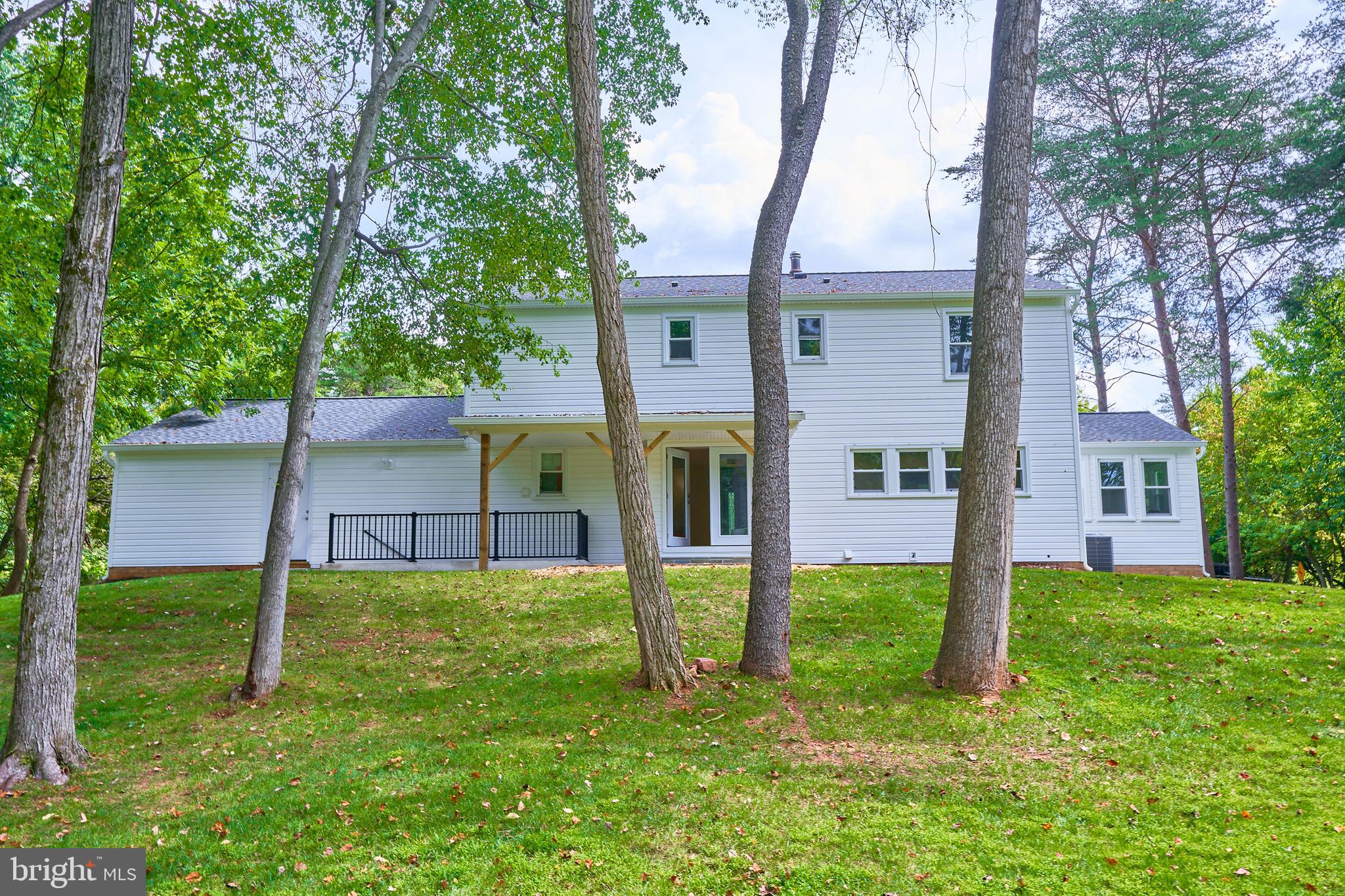 922 Rolling Holly DRIVE