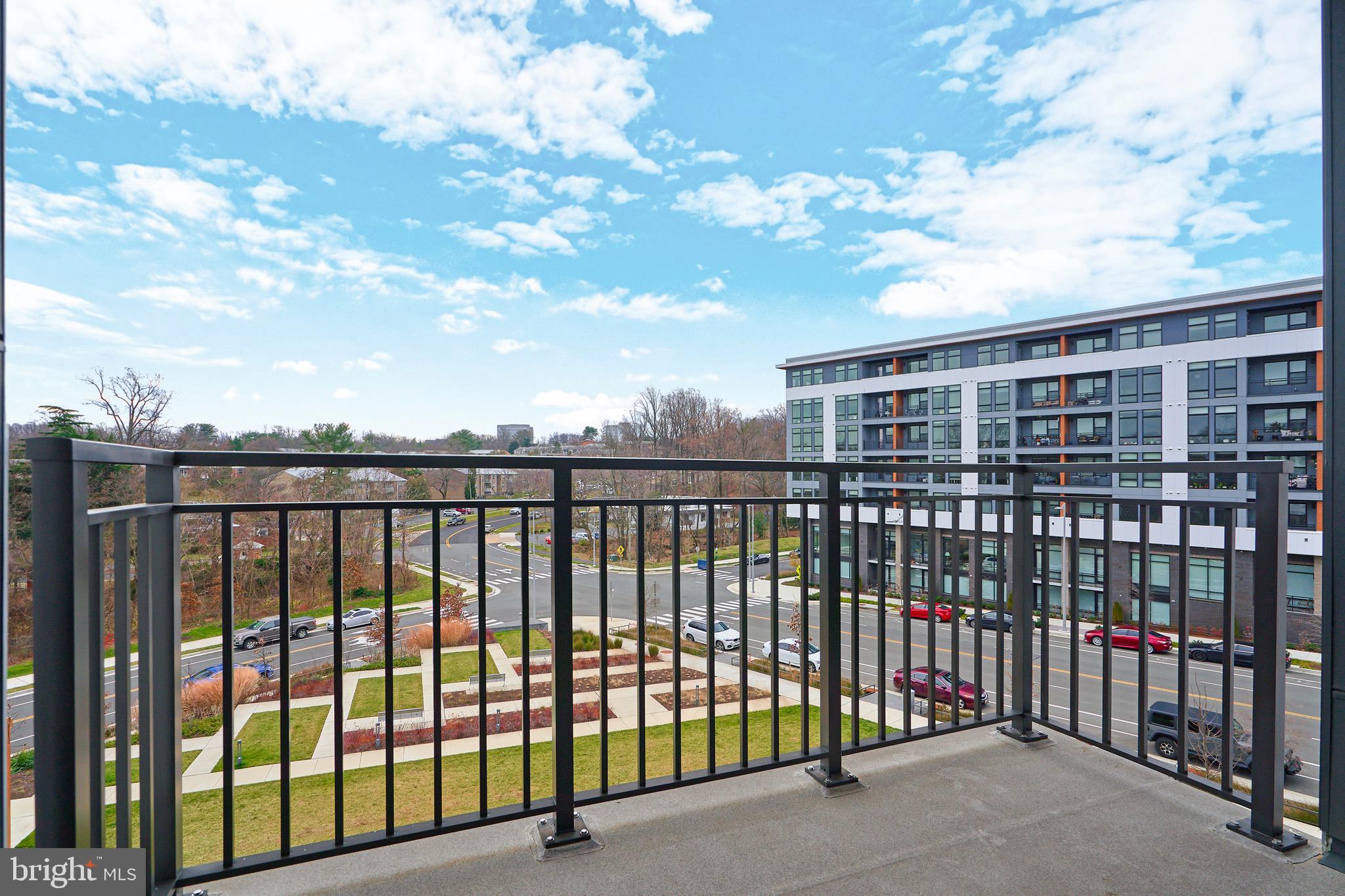 1761 Old Meadow Rd Unit: 307