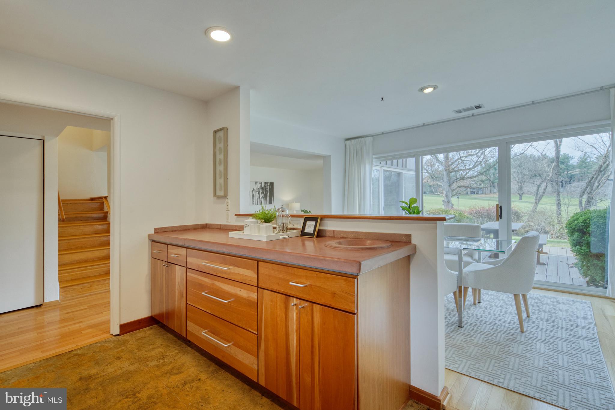 11456 Links DRIVE