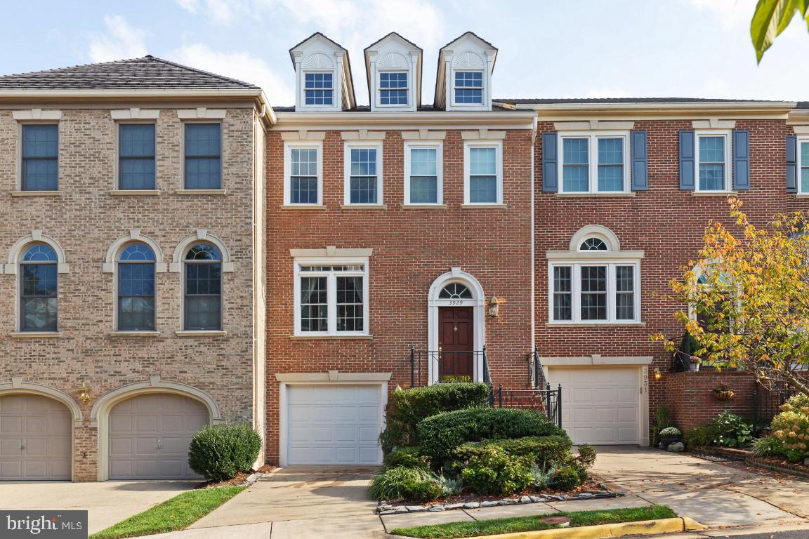 3929 Barcroft Mews COURT