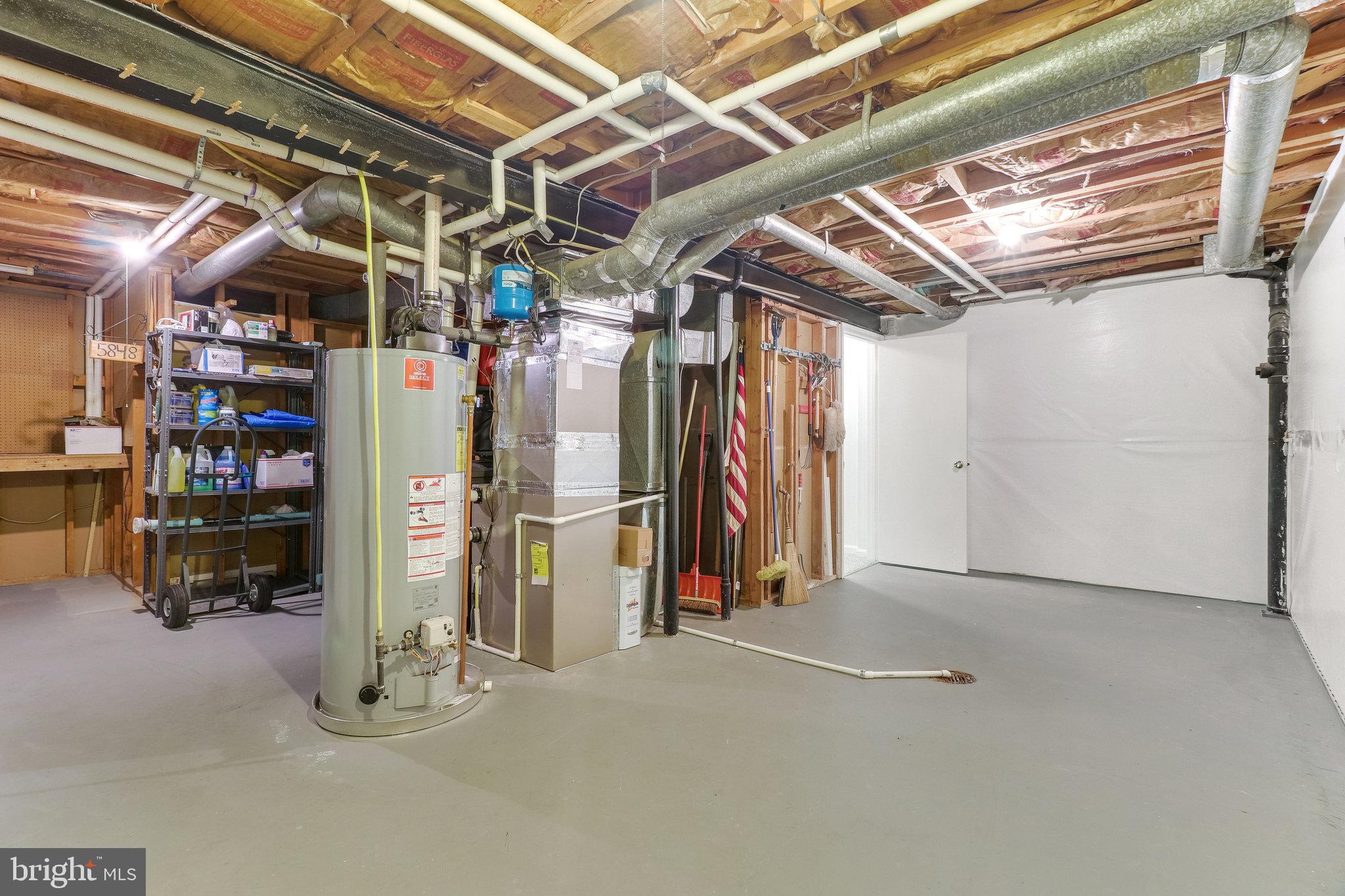 5848 Banning PLACE