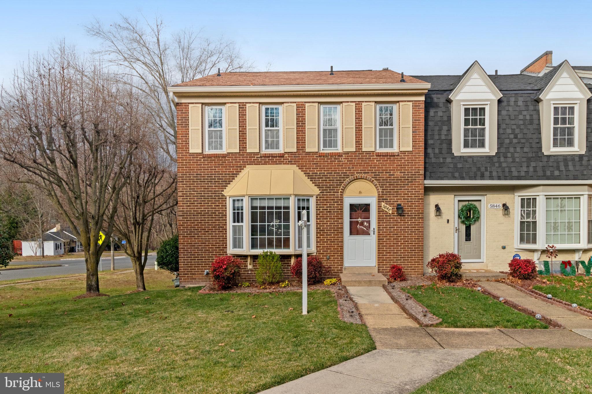 5848 Banning PLACE