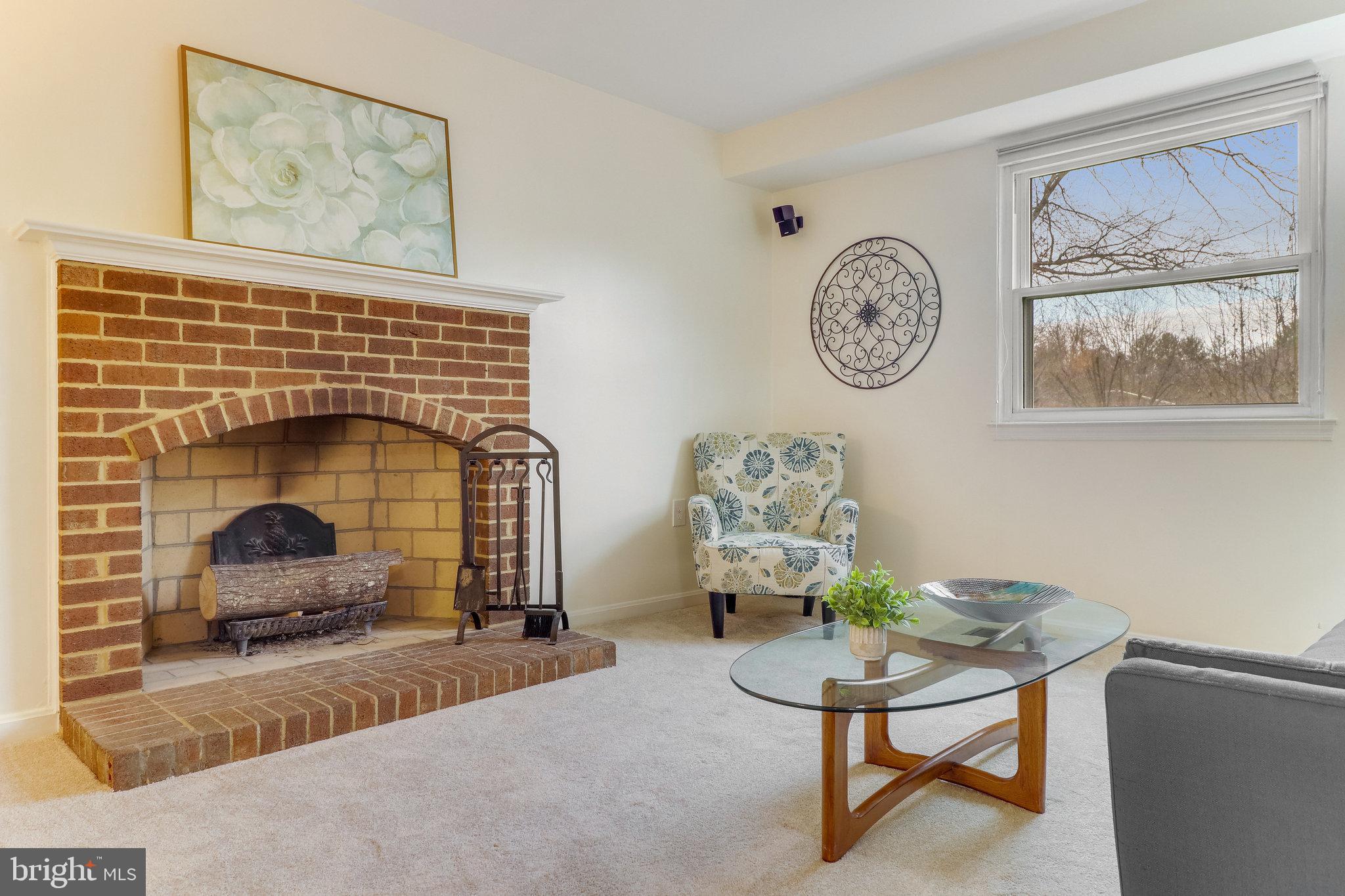 5848 Banning PLACE