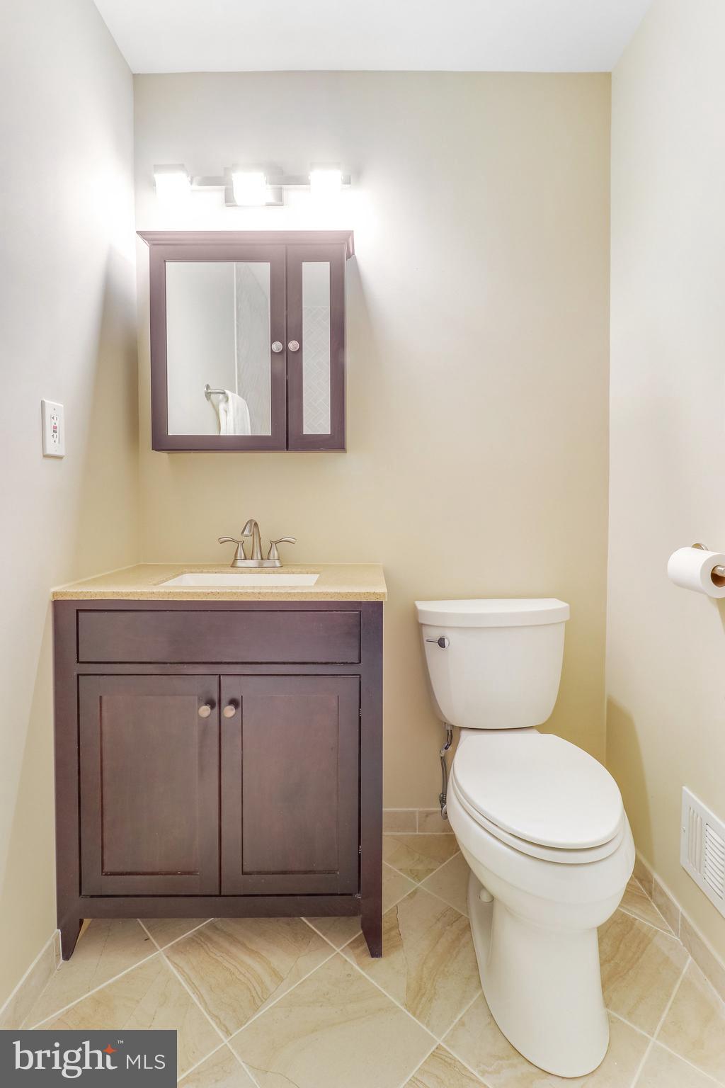 5848 Banning PLACE