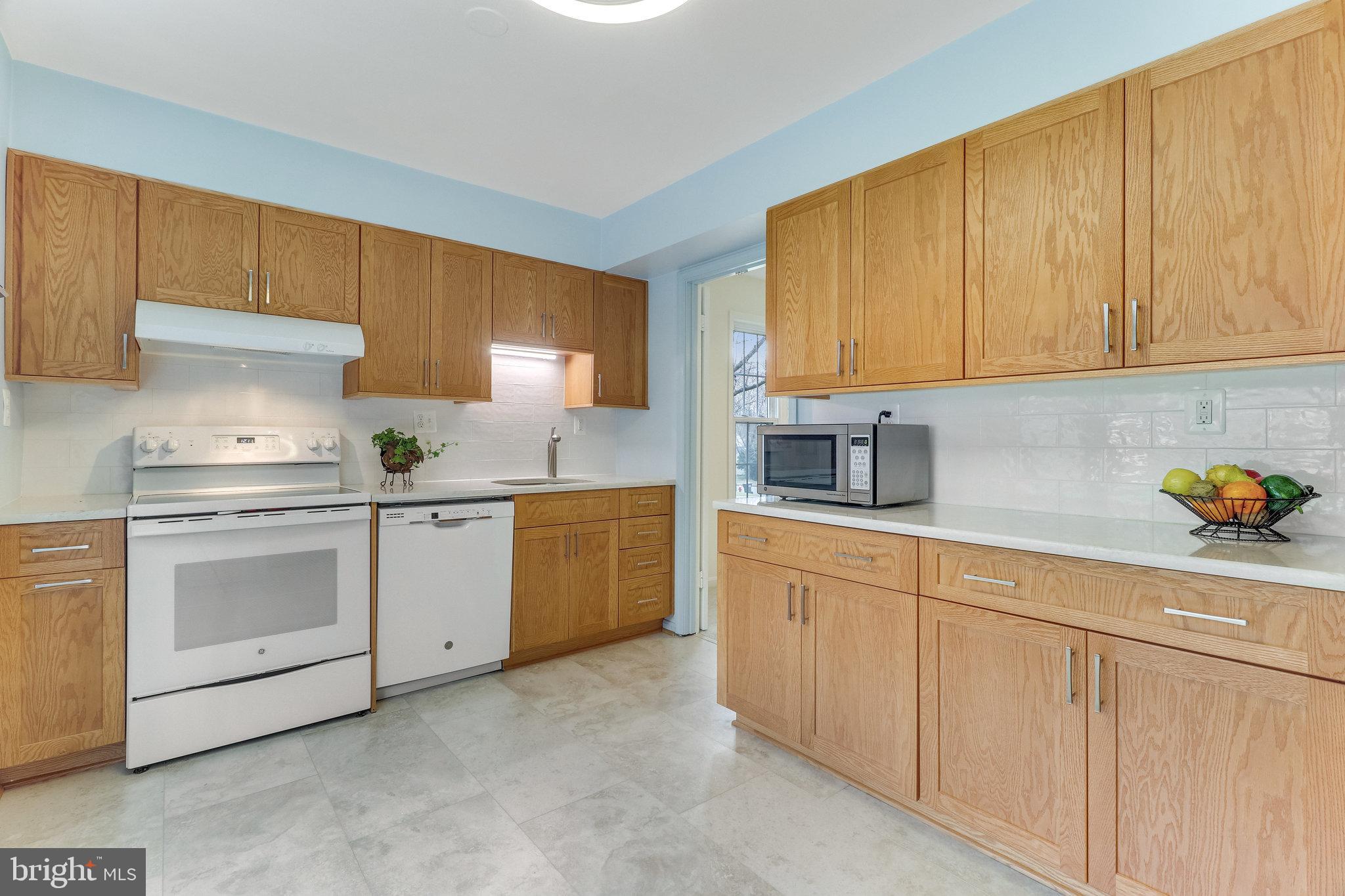 5848 Banning PLACE