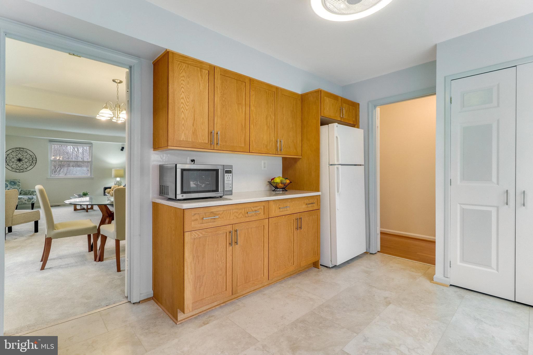 5848 Banning PLACE