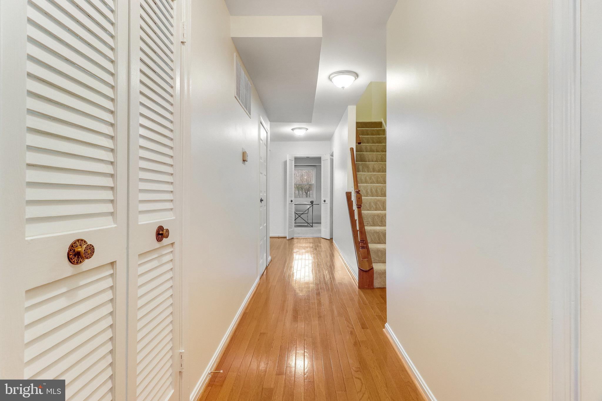 5848 Banning PLACE