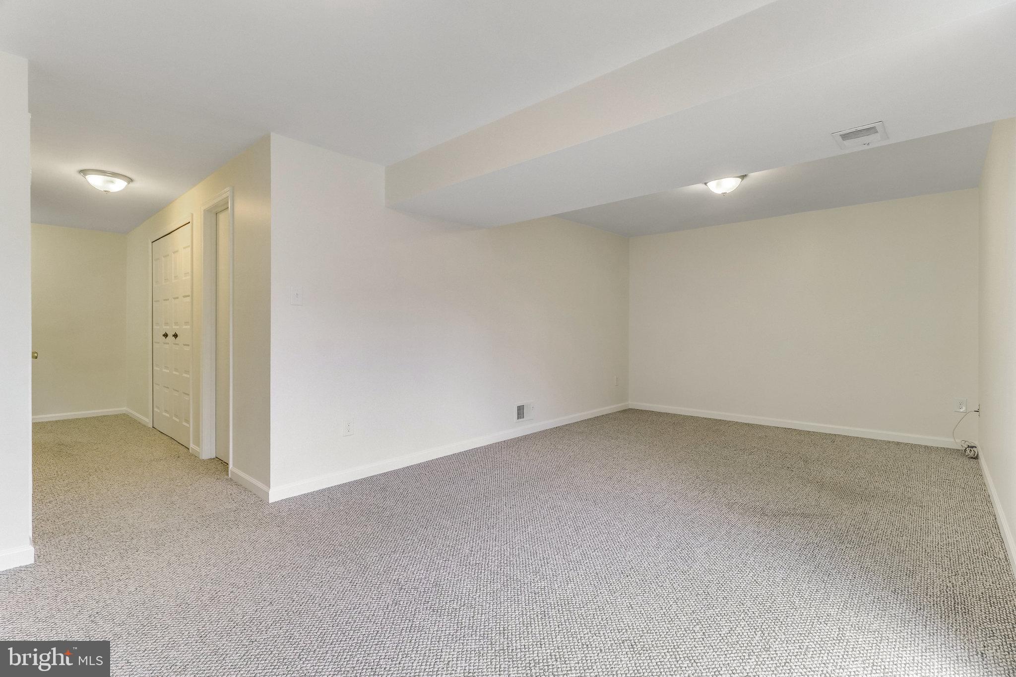 5848 Banning PLACE