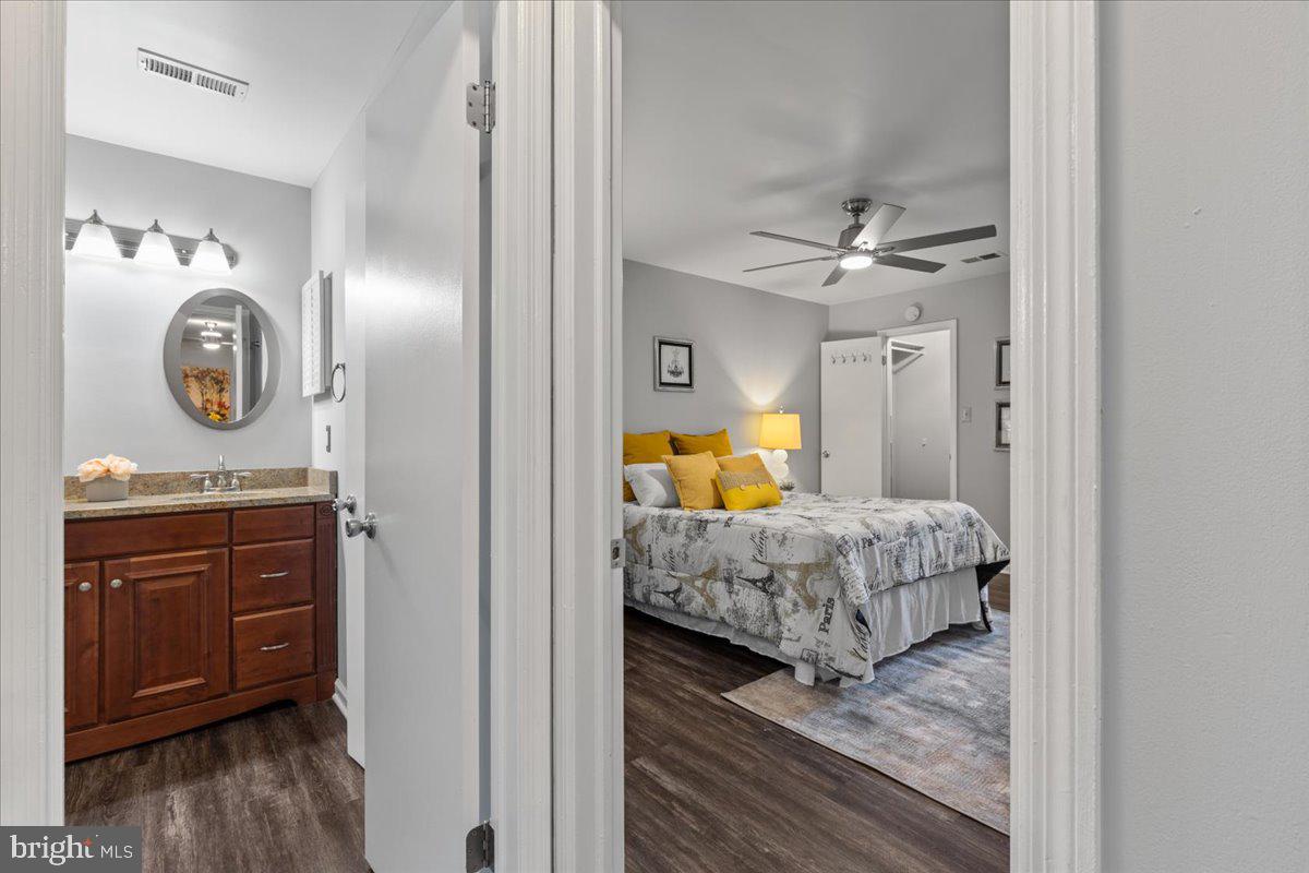 2853 Yarling COURT Unit: 2853