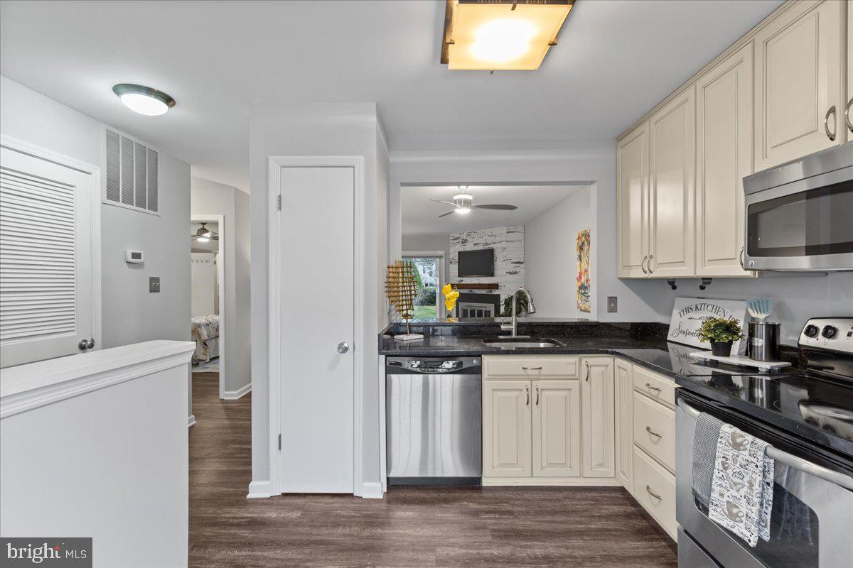 2853 Yarling COURT Unit: 2853