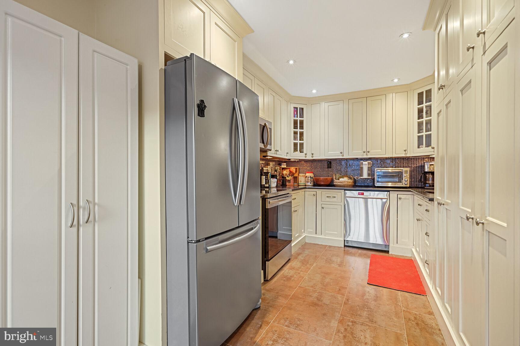 5408 Helm COURT