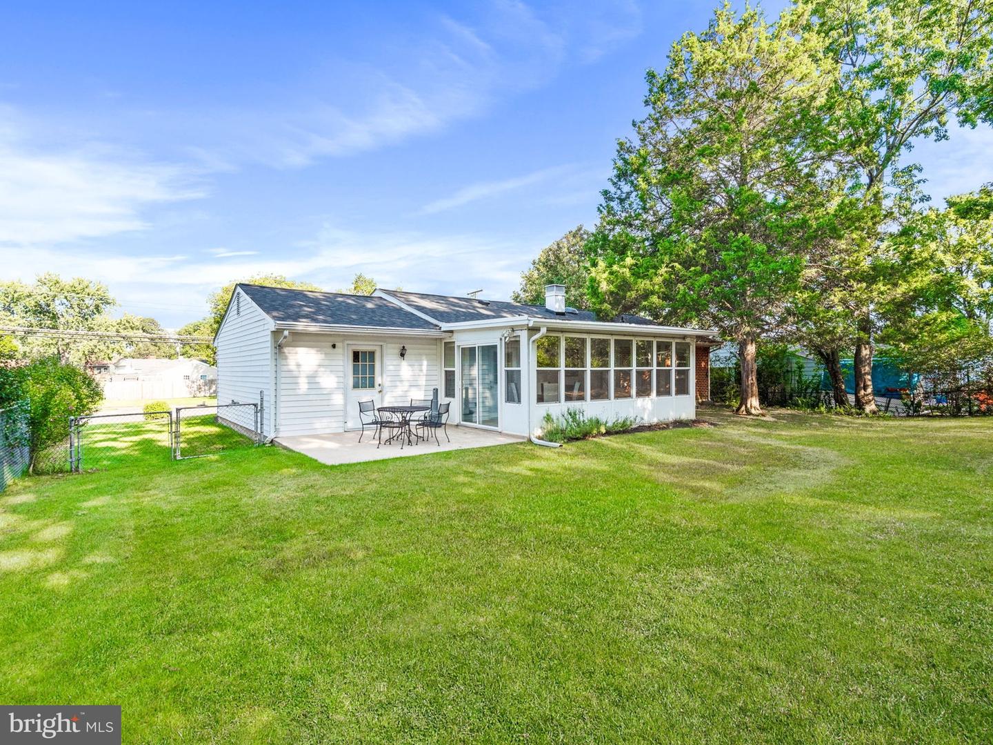 5904 la Vista DRIVE