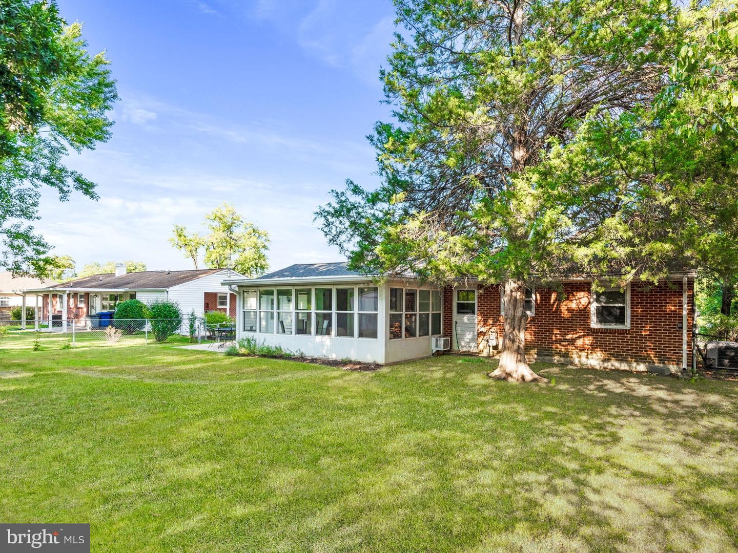 5904 la Vista DRIVE