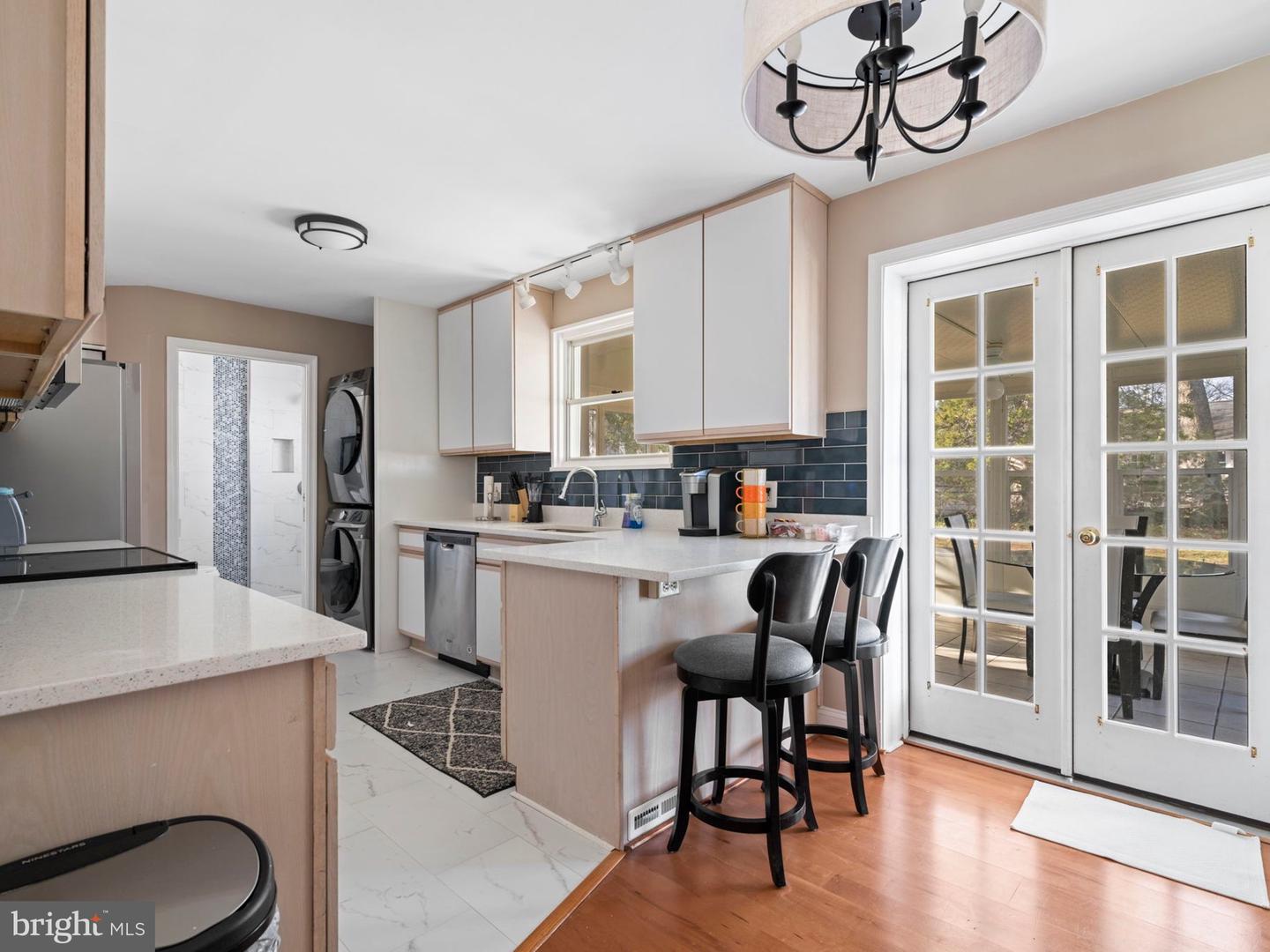 5904 la Vista DRIVE