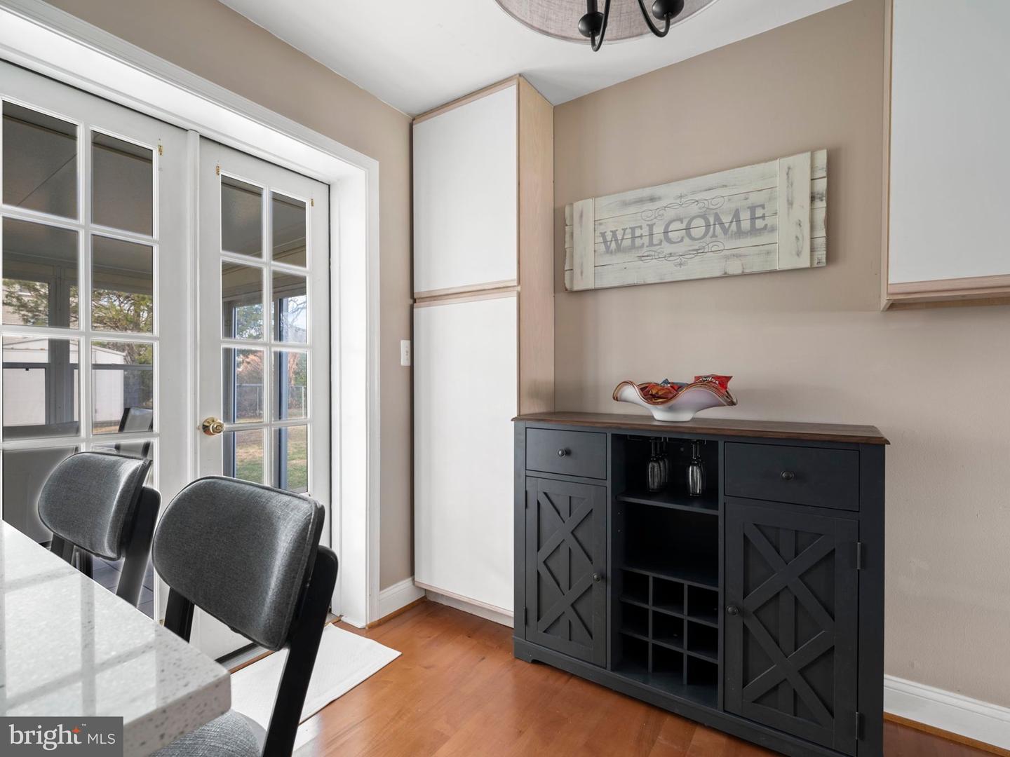 5904 la Vista DRIVE