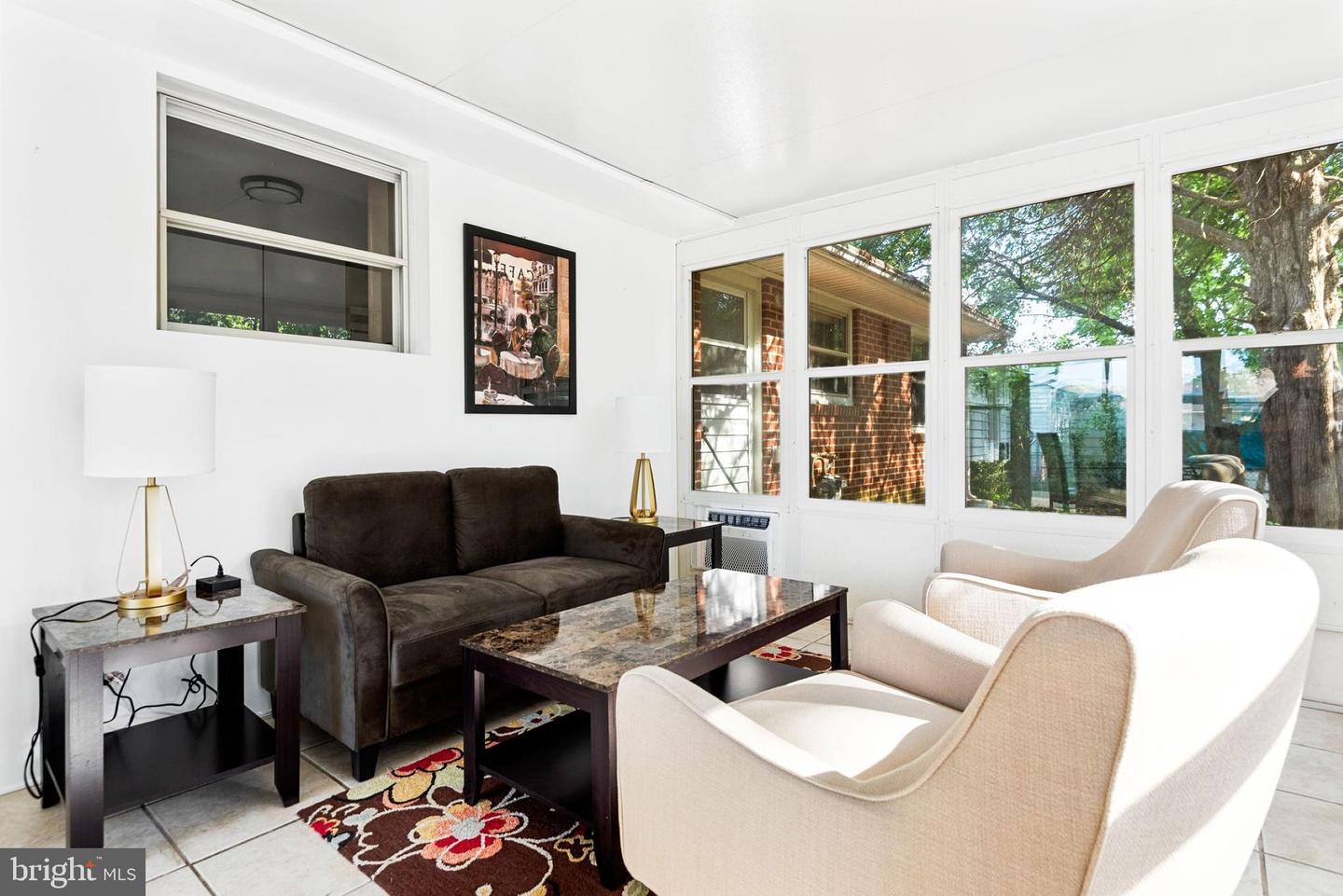 5904 la Vista DRIVE