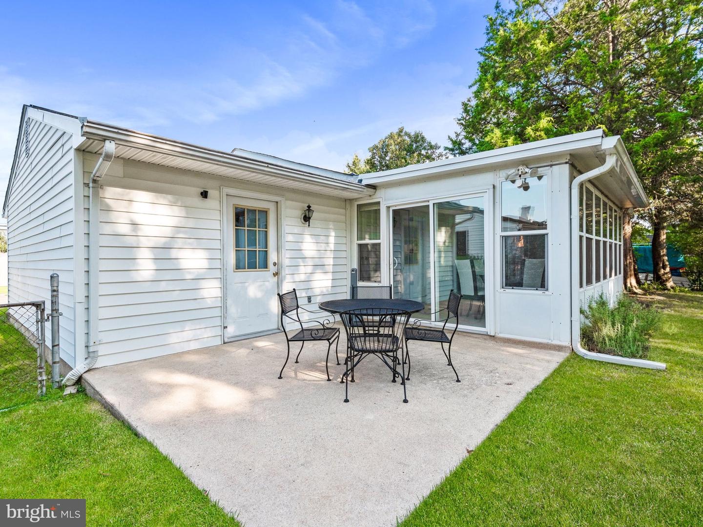5904 la Vista DRIVE