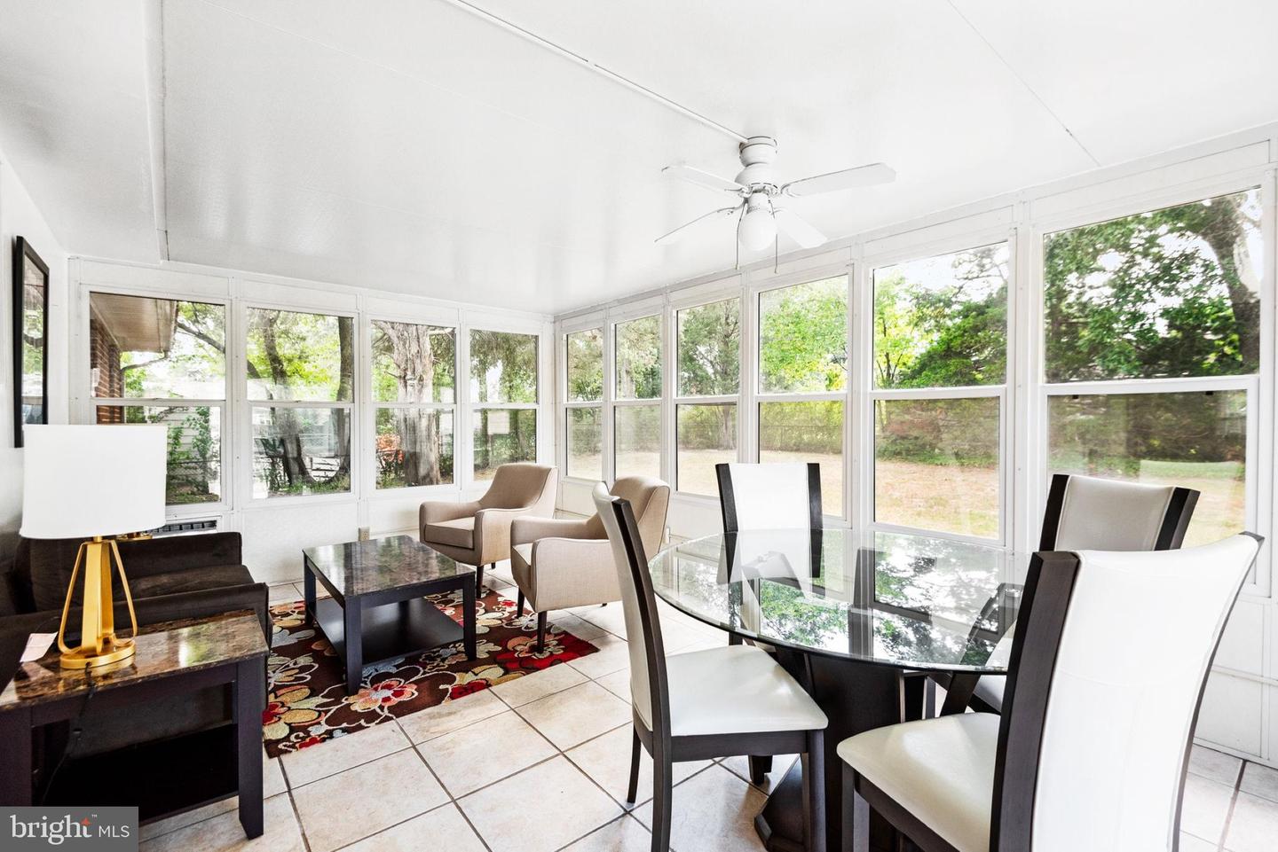 5904 la Vista DRIVE