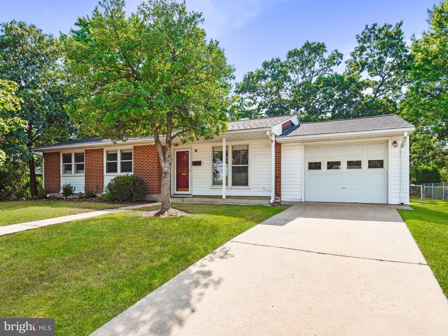 5904 la Vista DRIVE