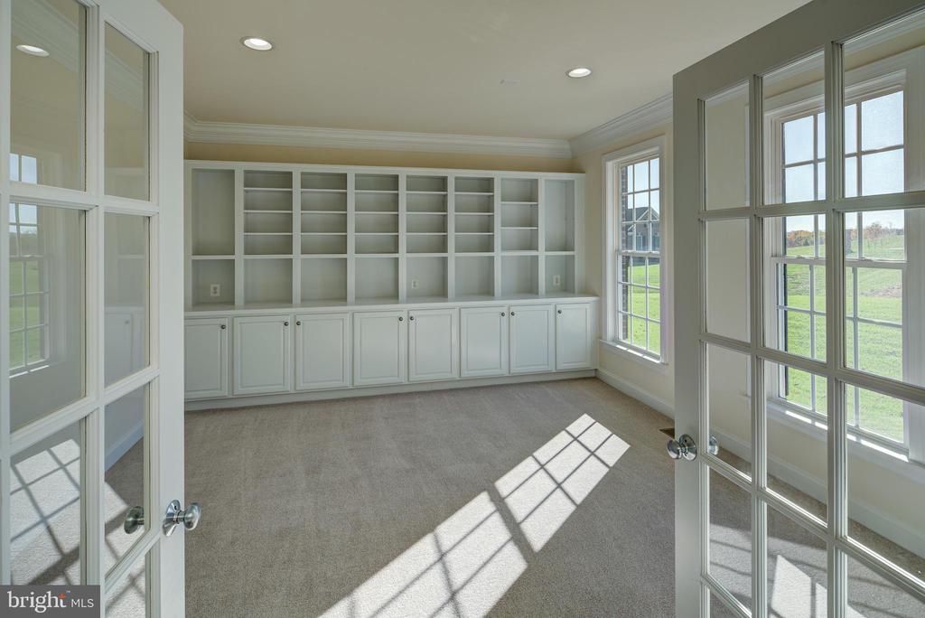 4627 Fairfax Manor COURT