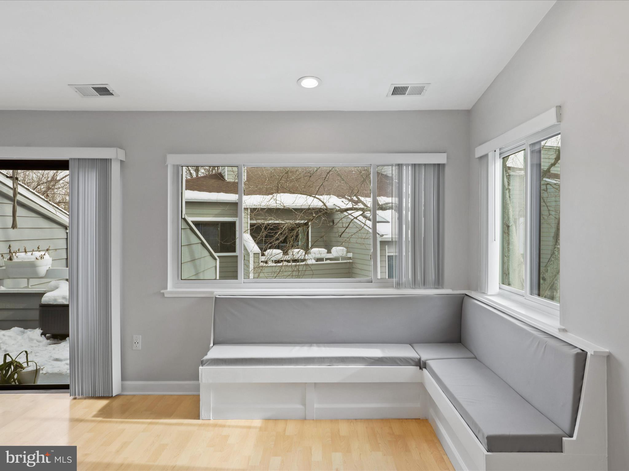 1911 Villaridge DRIVE Unit: 1911B