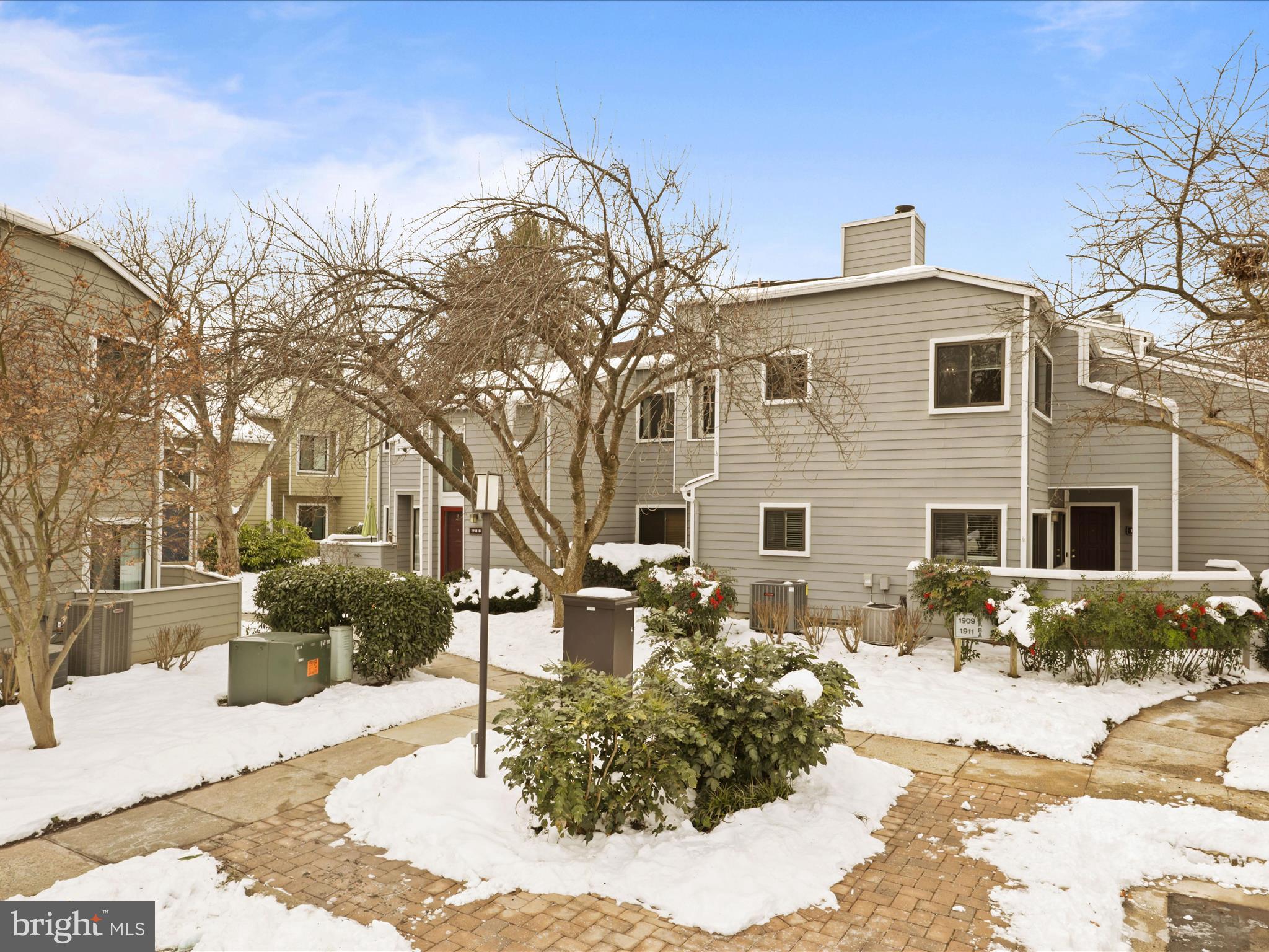 1911 Villaridge DRIVE Unit: 1911B