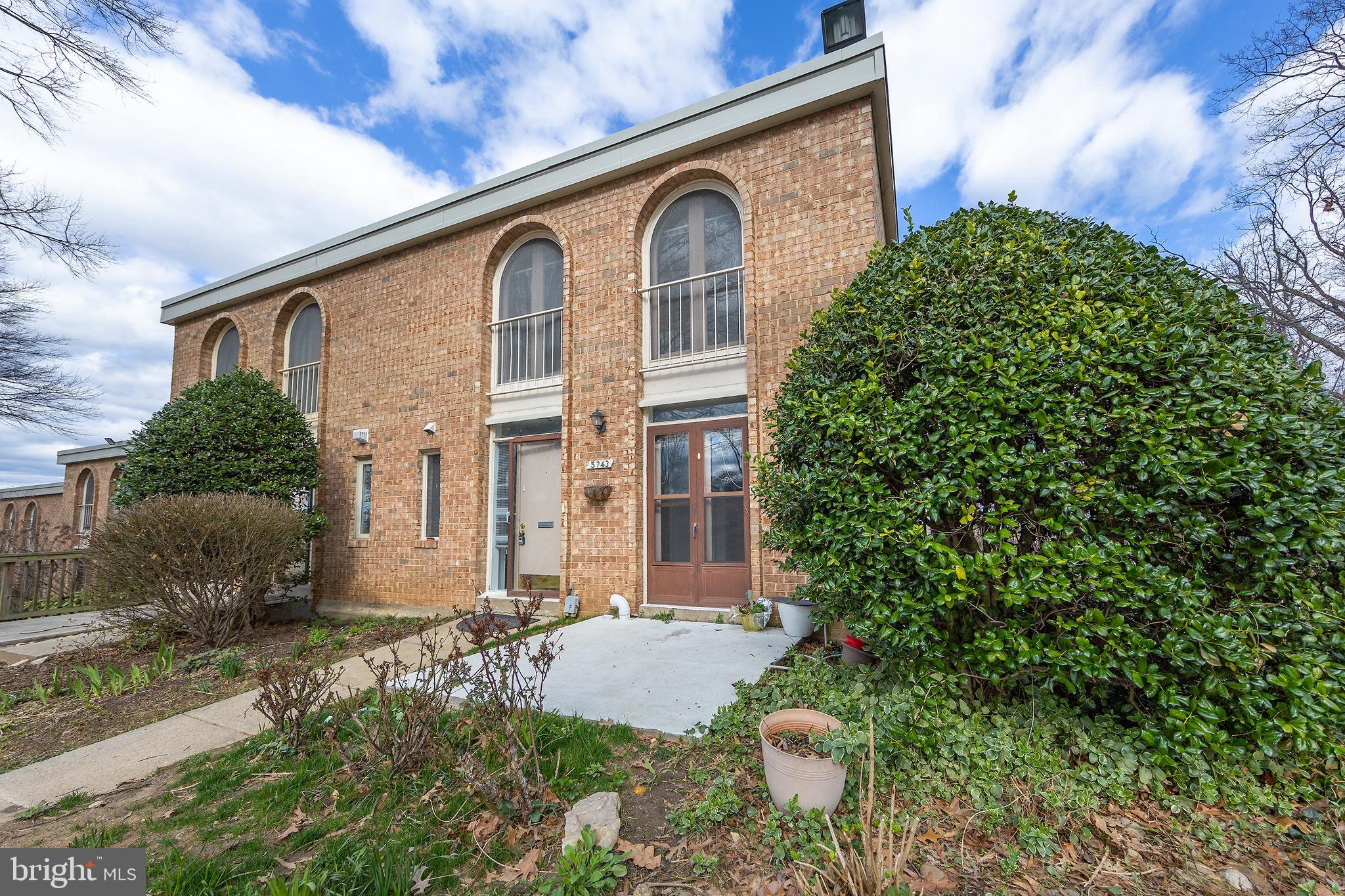5743 N Kings Highway Unit: 364