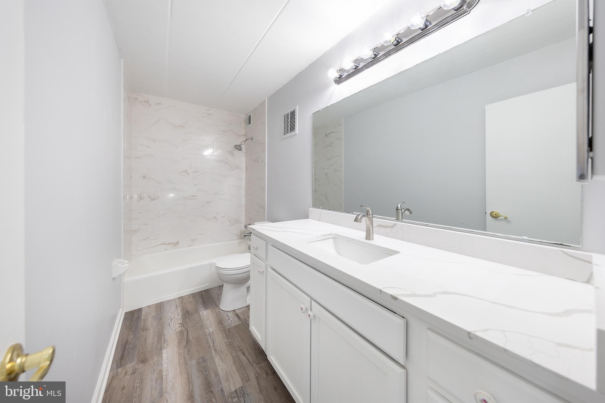 5743 N Kings Highway Unit: 364