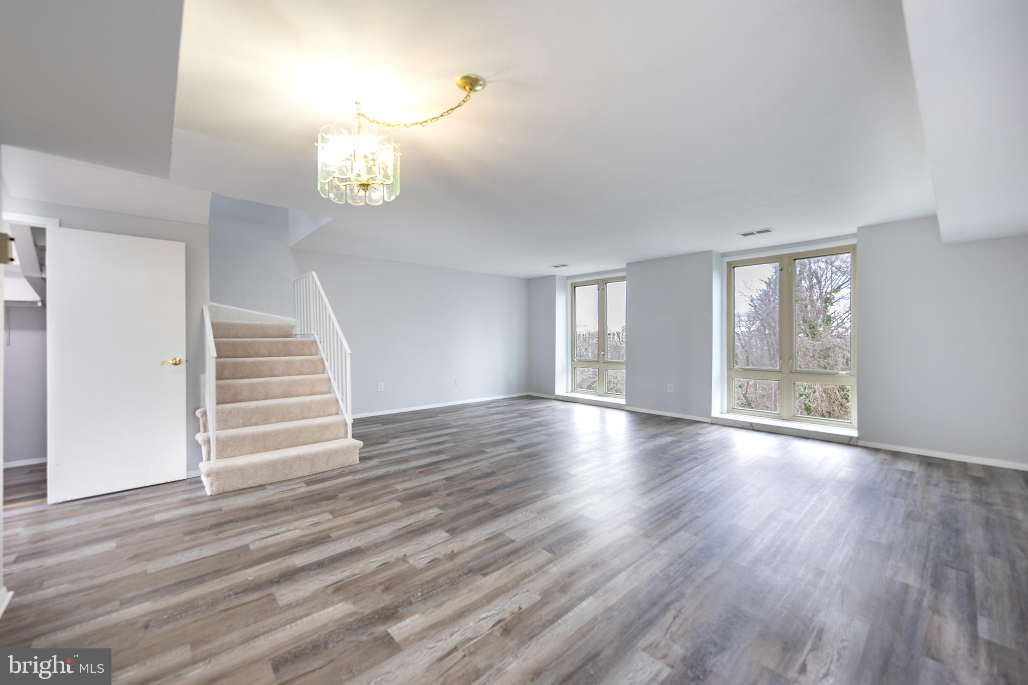 5743 N Kings Highway Unit: 364