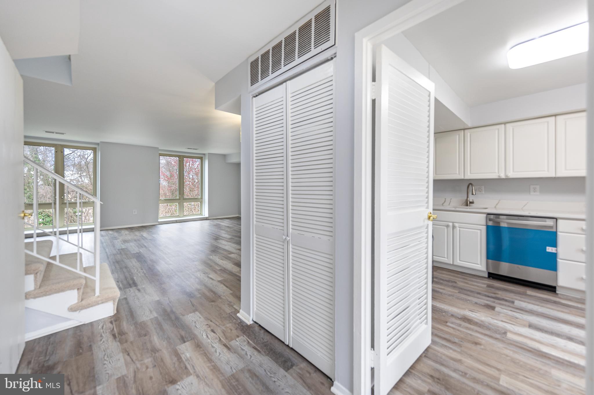 5743 N Kings Highway Unit: 364