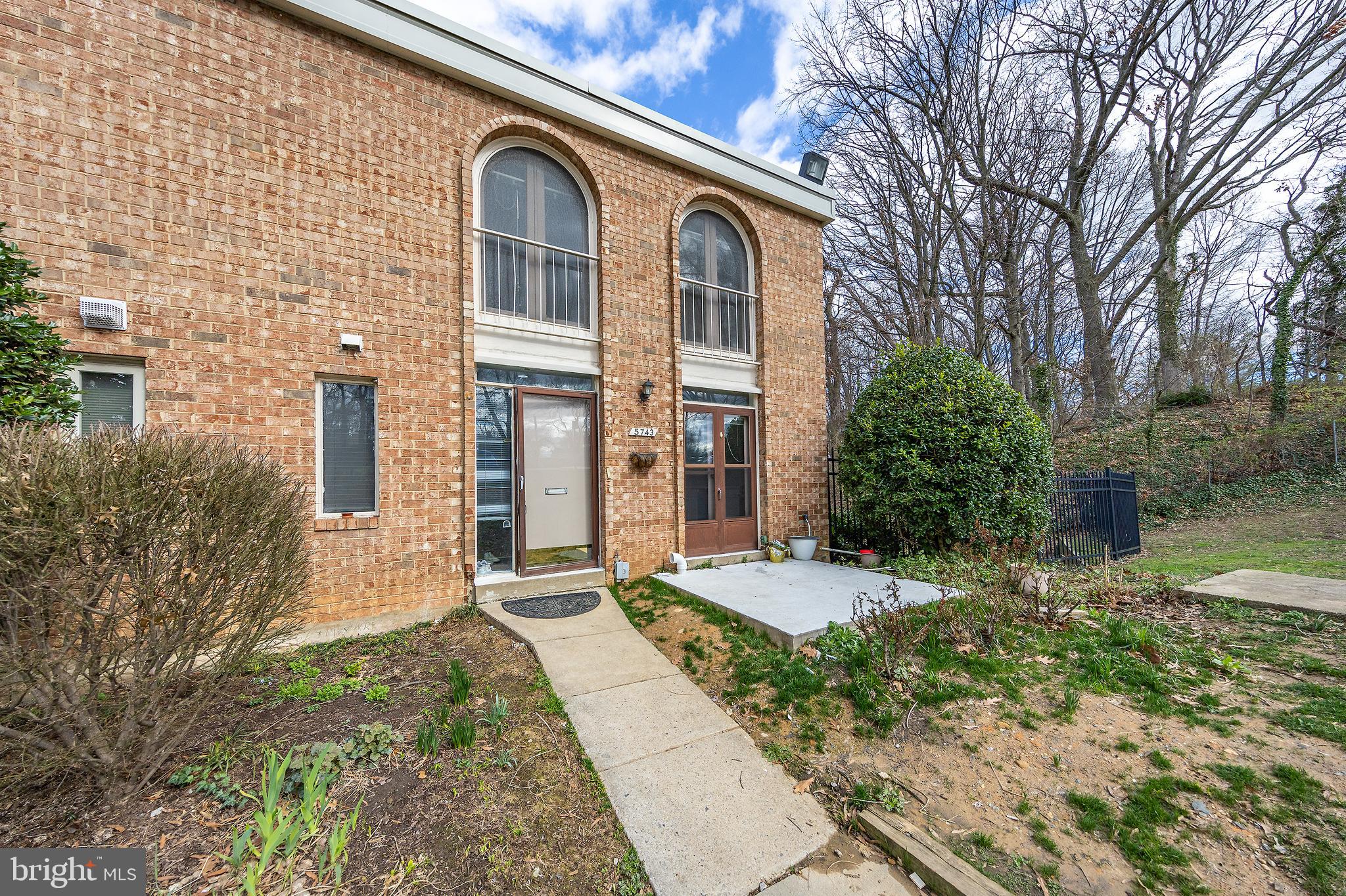 5743 N Kings Highway Unit: 364