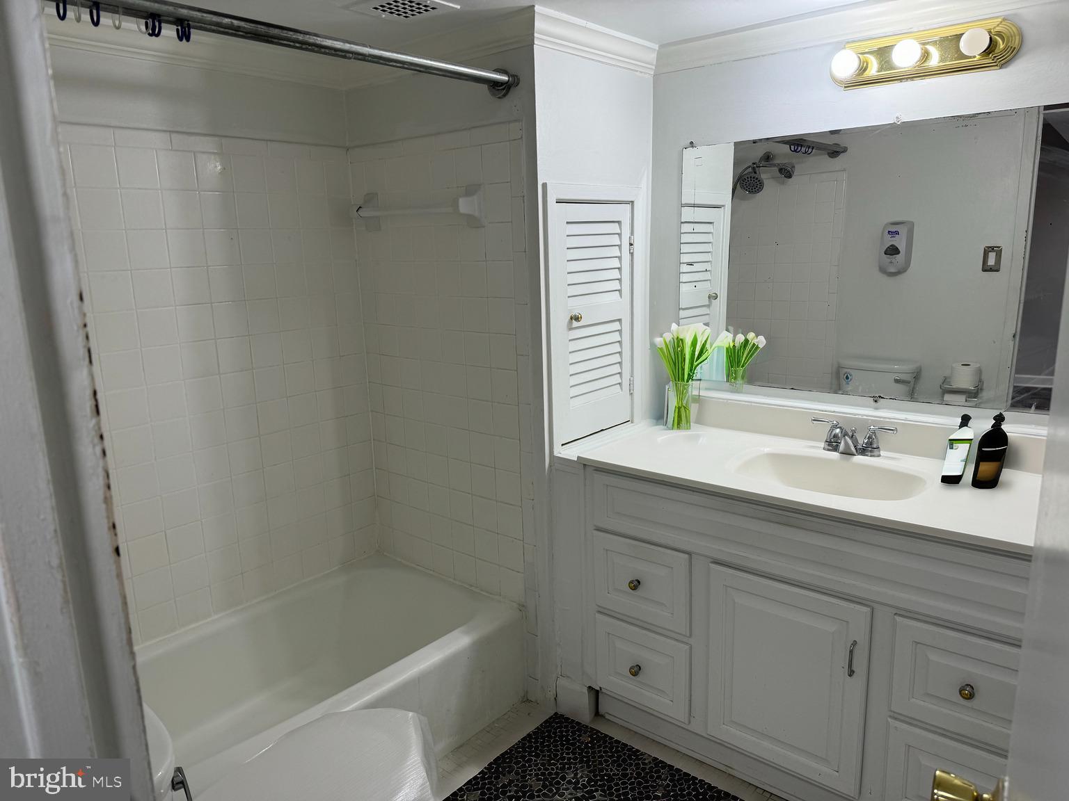 2607 Fort Farnsworth ROAD Unit: 313