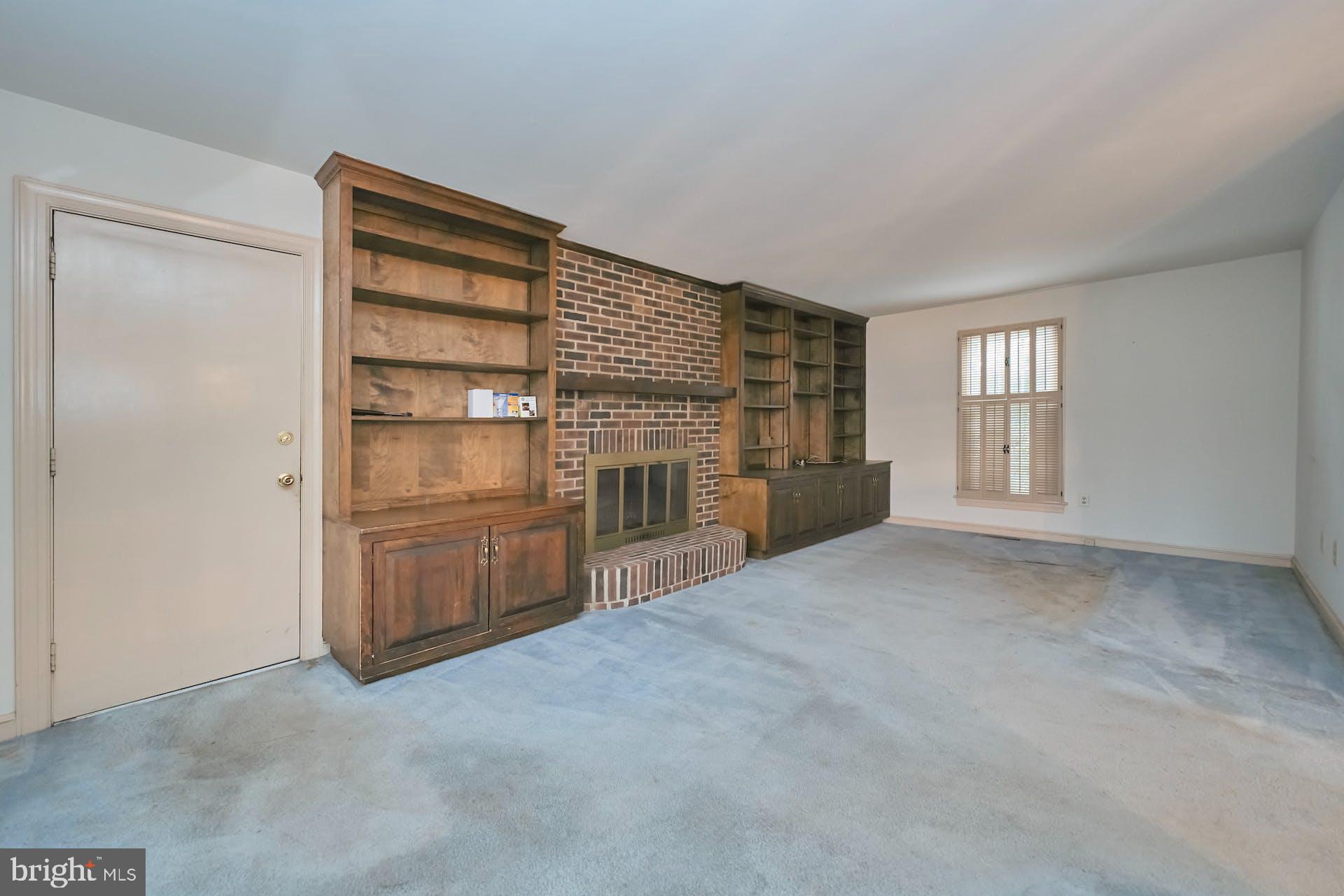 5702 Wooden Hawk Lane