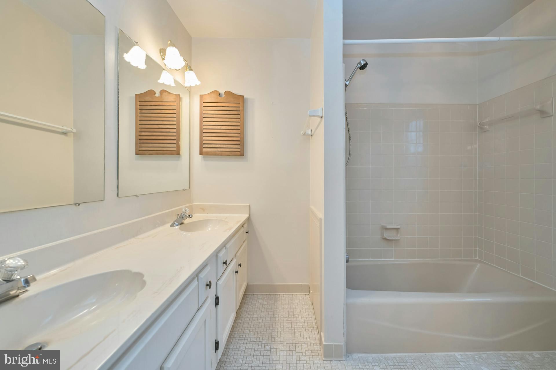 5702 Wooden Hawk Lane