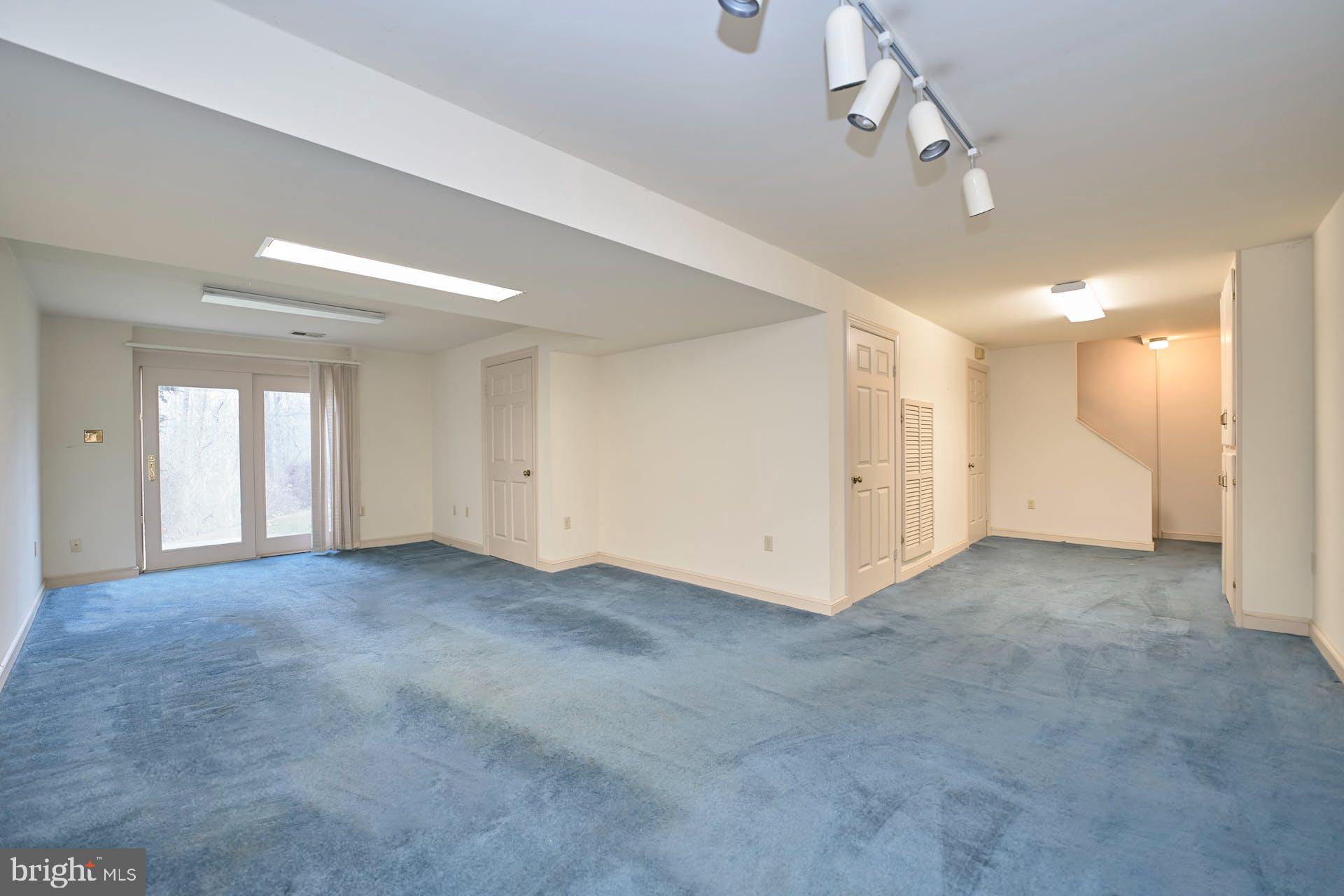 5702 Wooden Hawk Lane