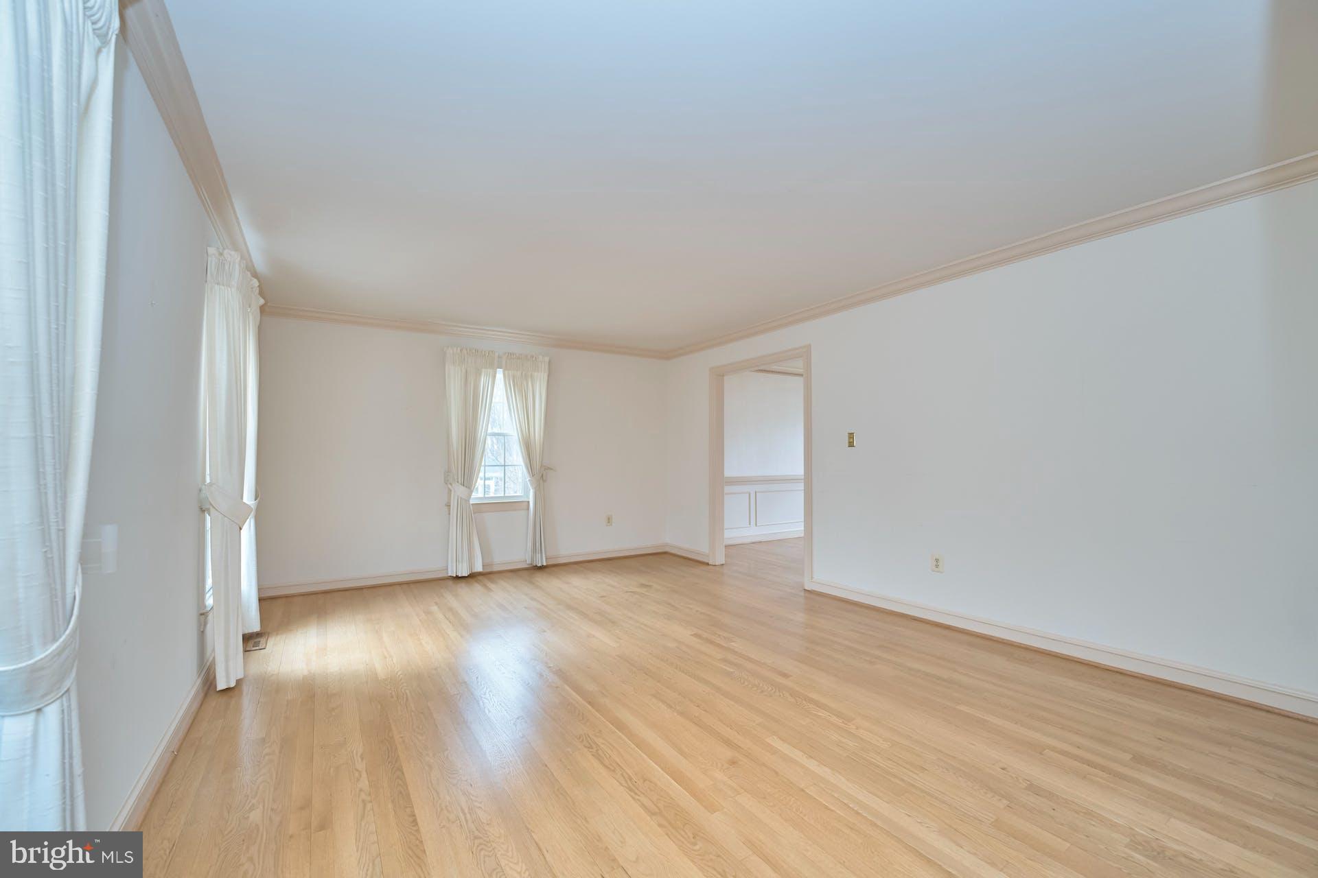 5702 Wooden Hawk Lane