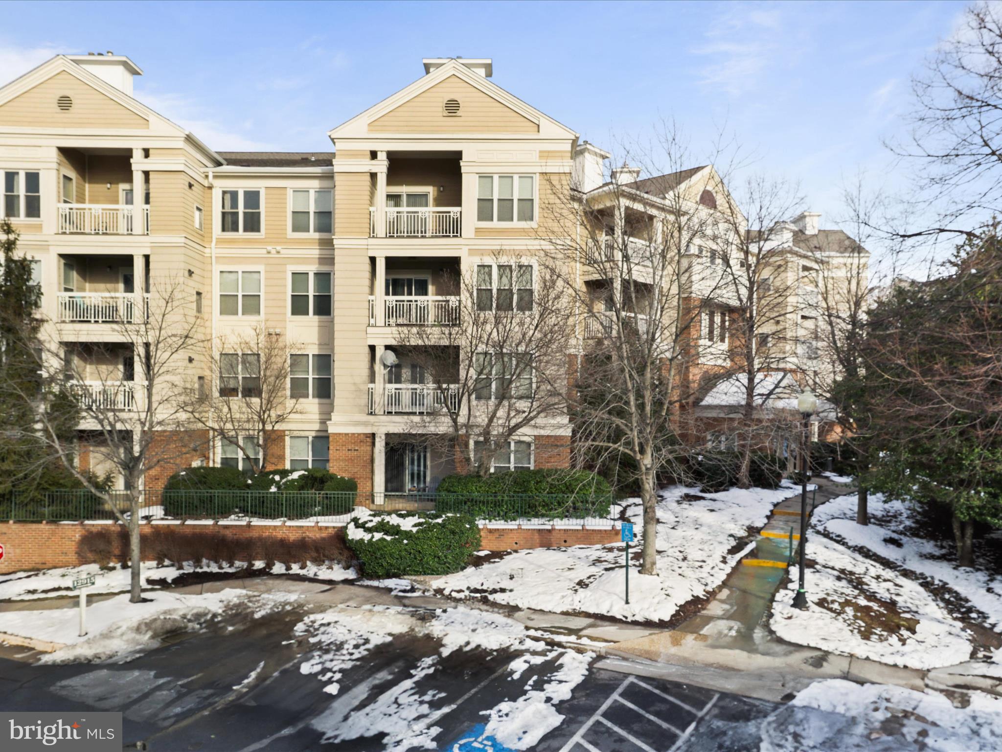 12915 Alton SQUARE Unit: 213
