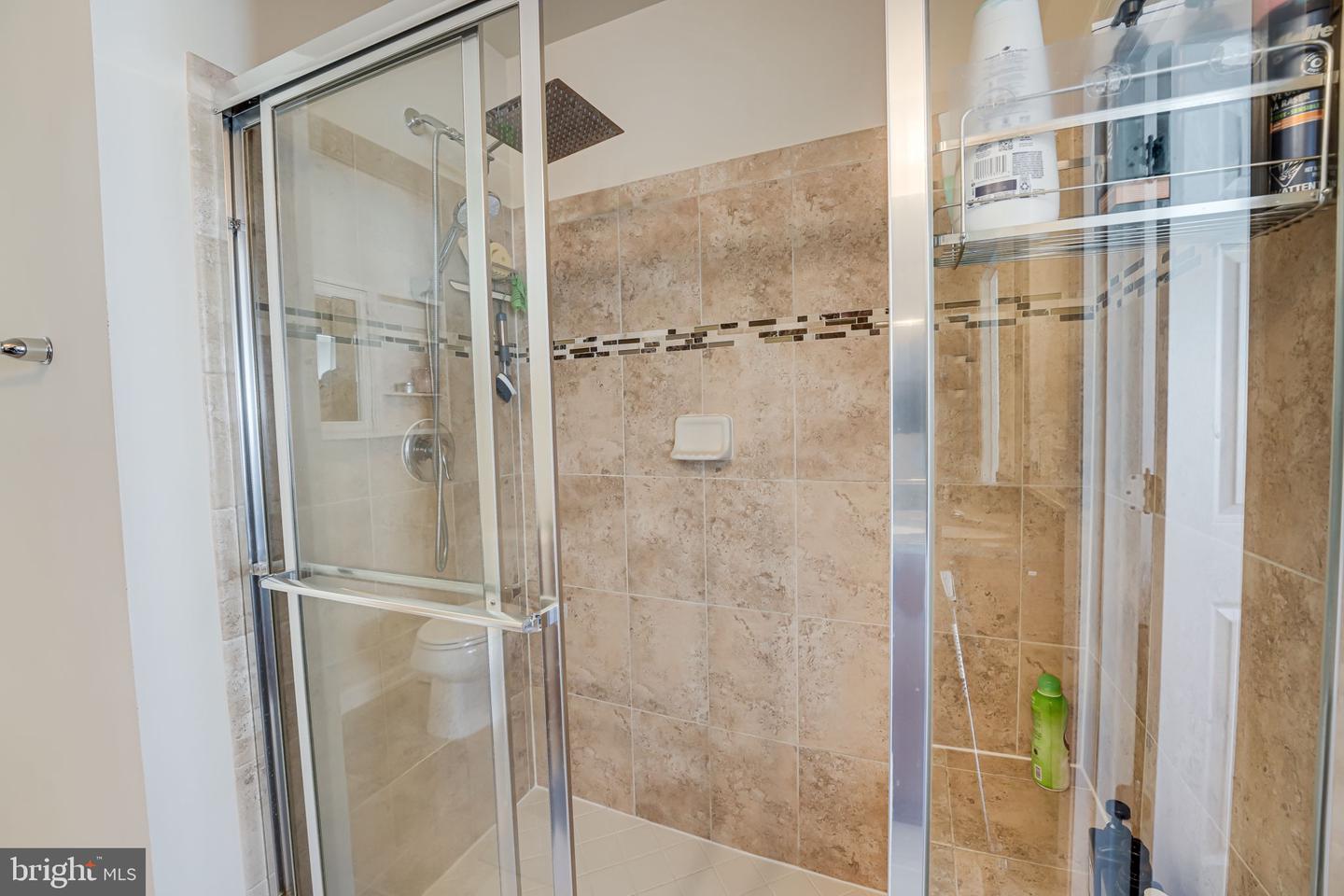 9525 Canonbury Square