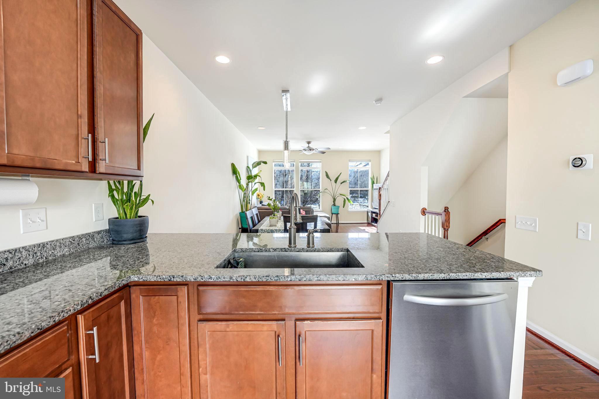 9525 Canonbury Square