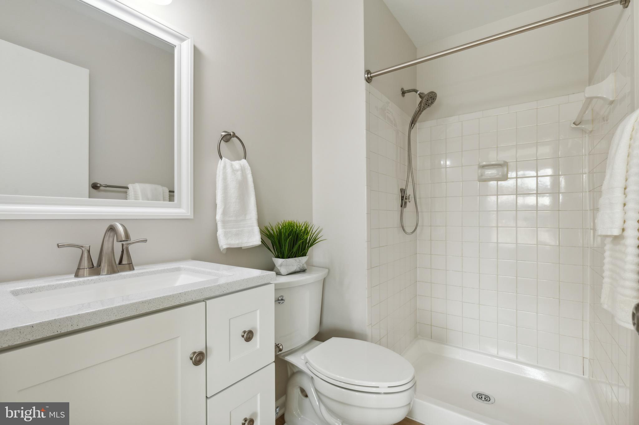 2201 Christy Pl