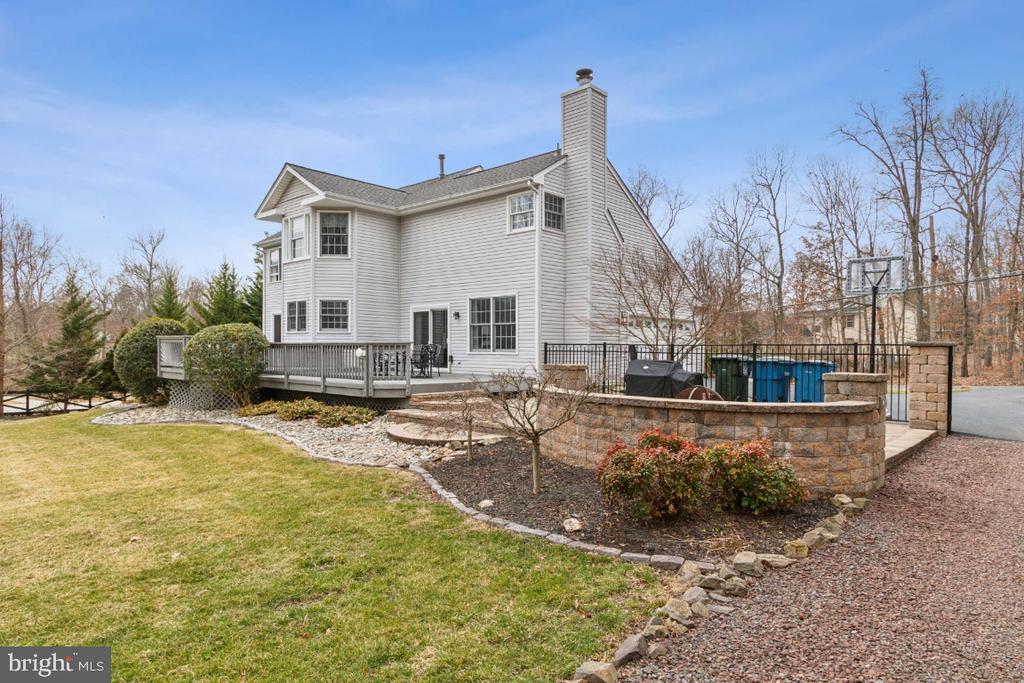 5619 Walcott Ave