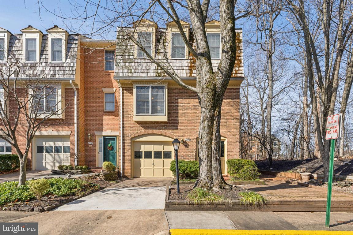 2973 Oakborough Sq