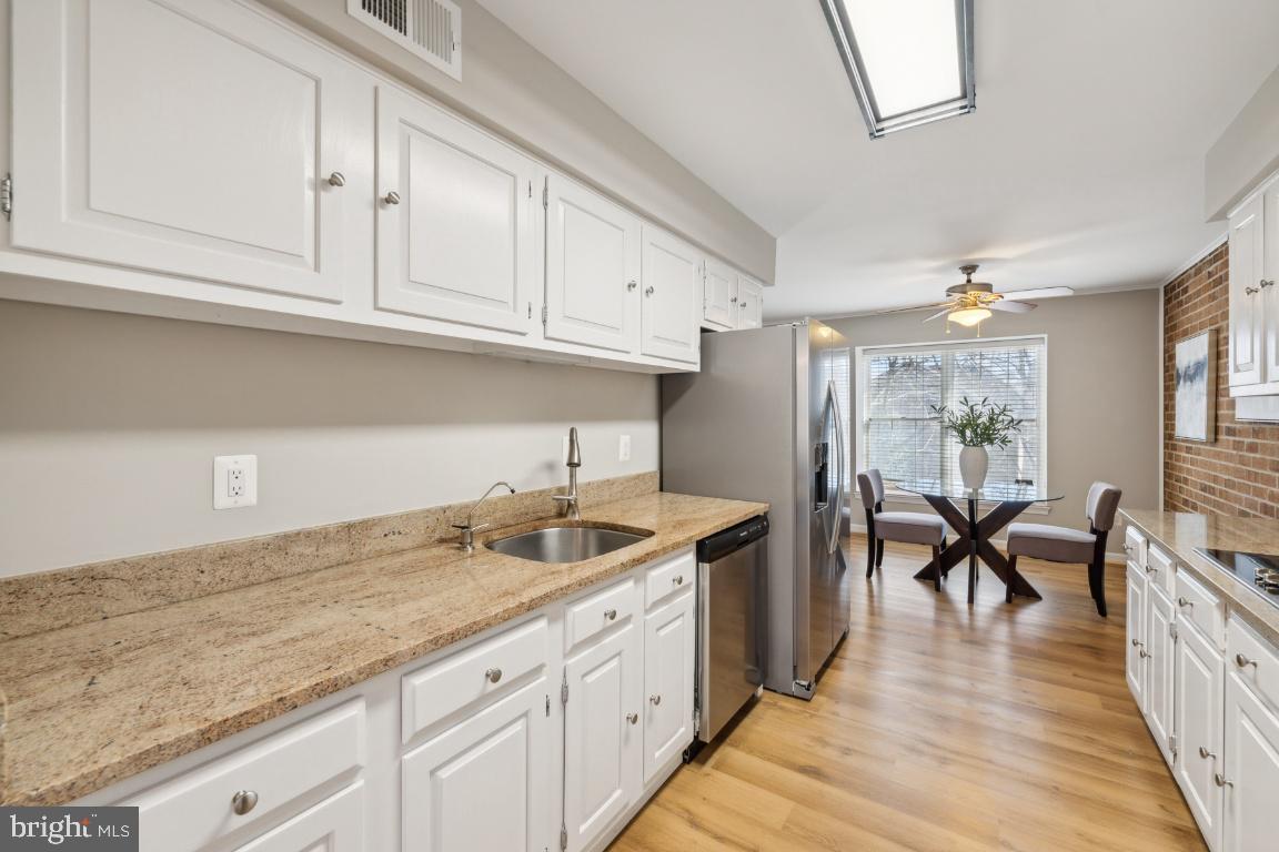 2973 Oakborough Sq