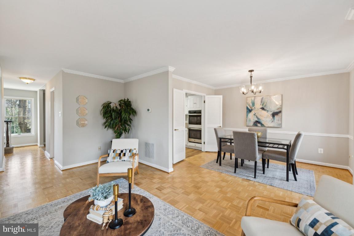 2973 Oakborough Sq