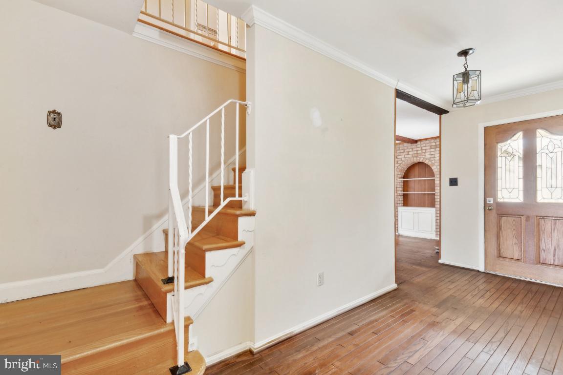 8005 Carrleigh Pkwy