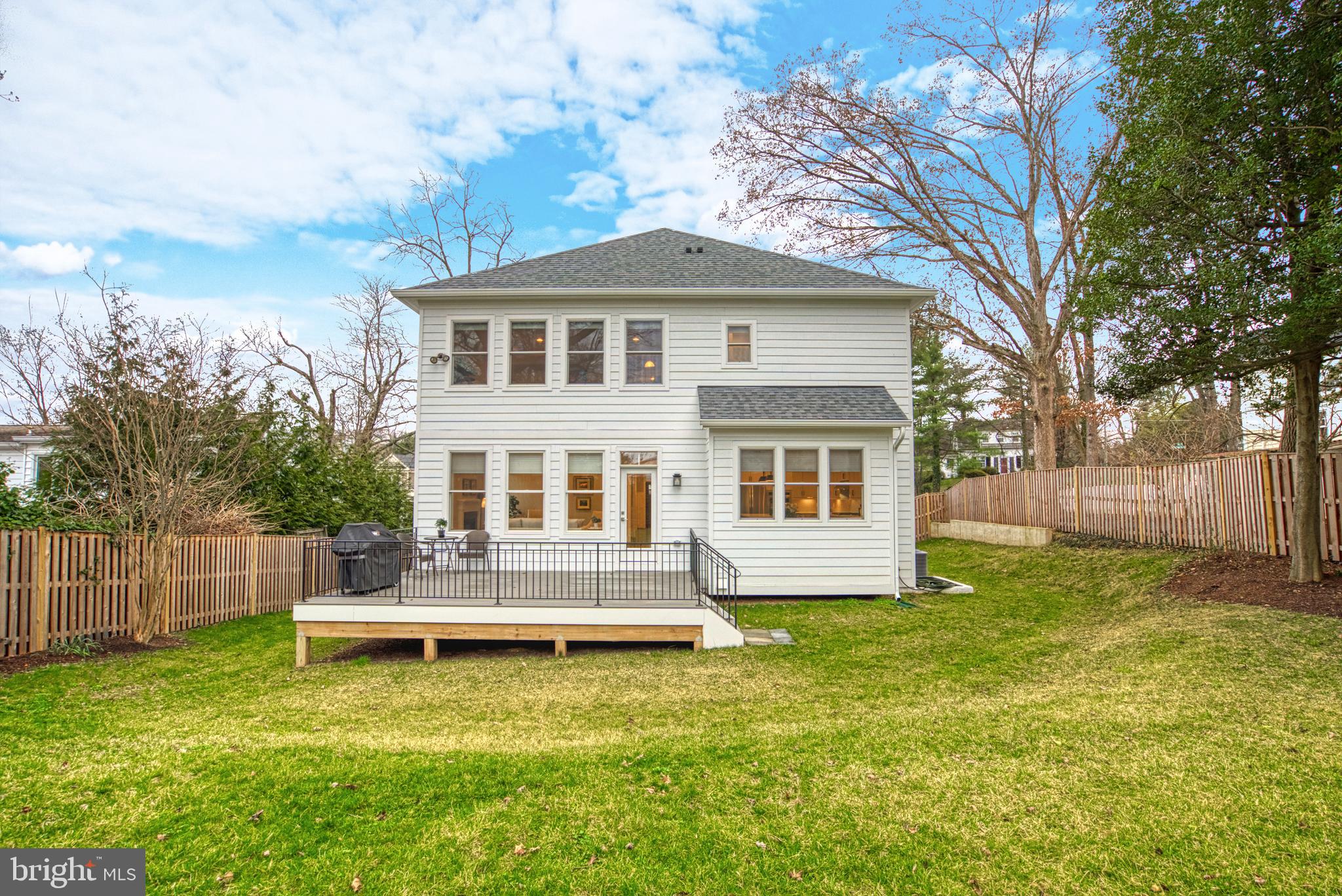 115 Ayr Hill Ave NW
