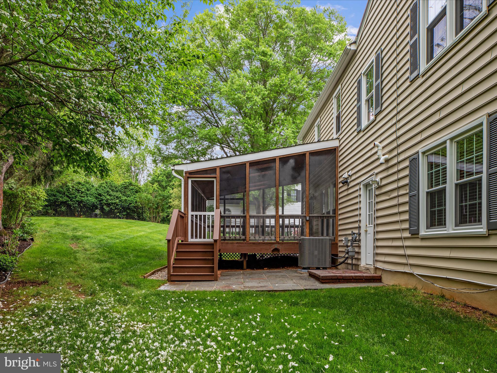 1434 Rosewood Hill Dr