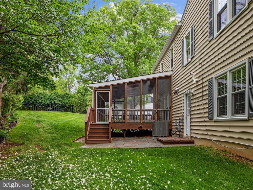 1434 Rosewood Hill Dr