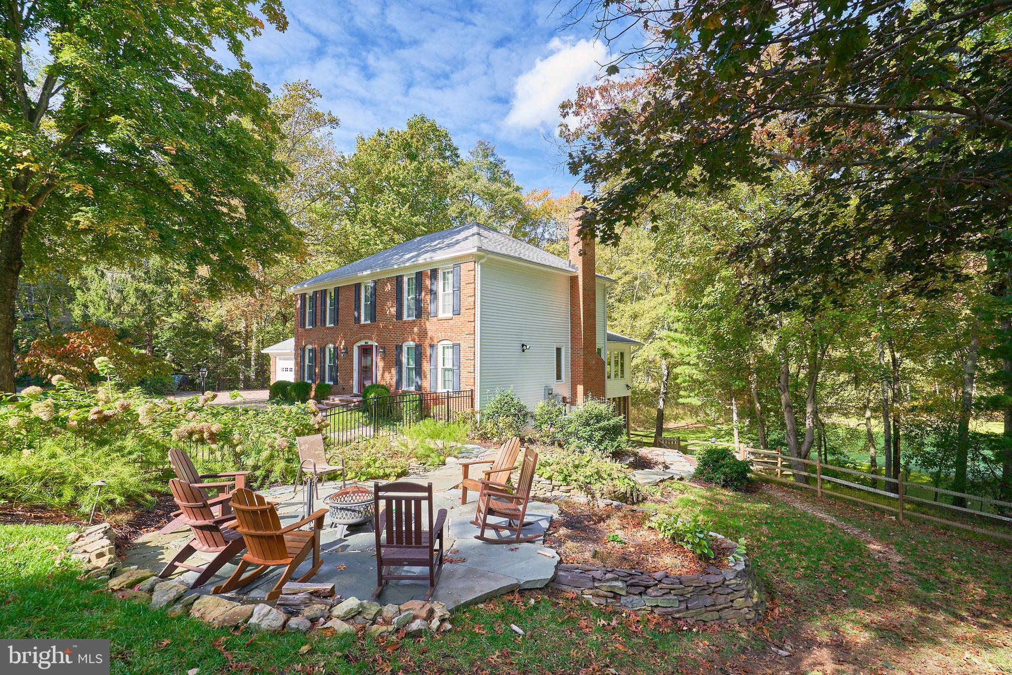 10854 Country Pond