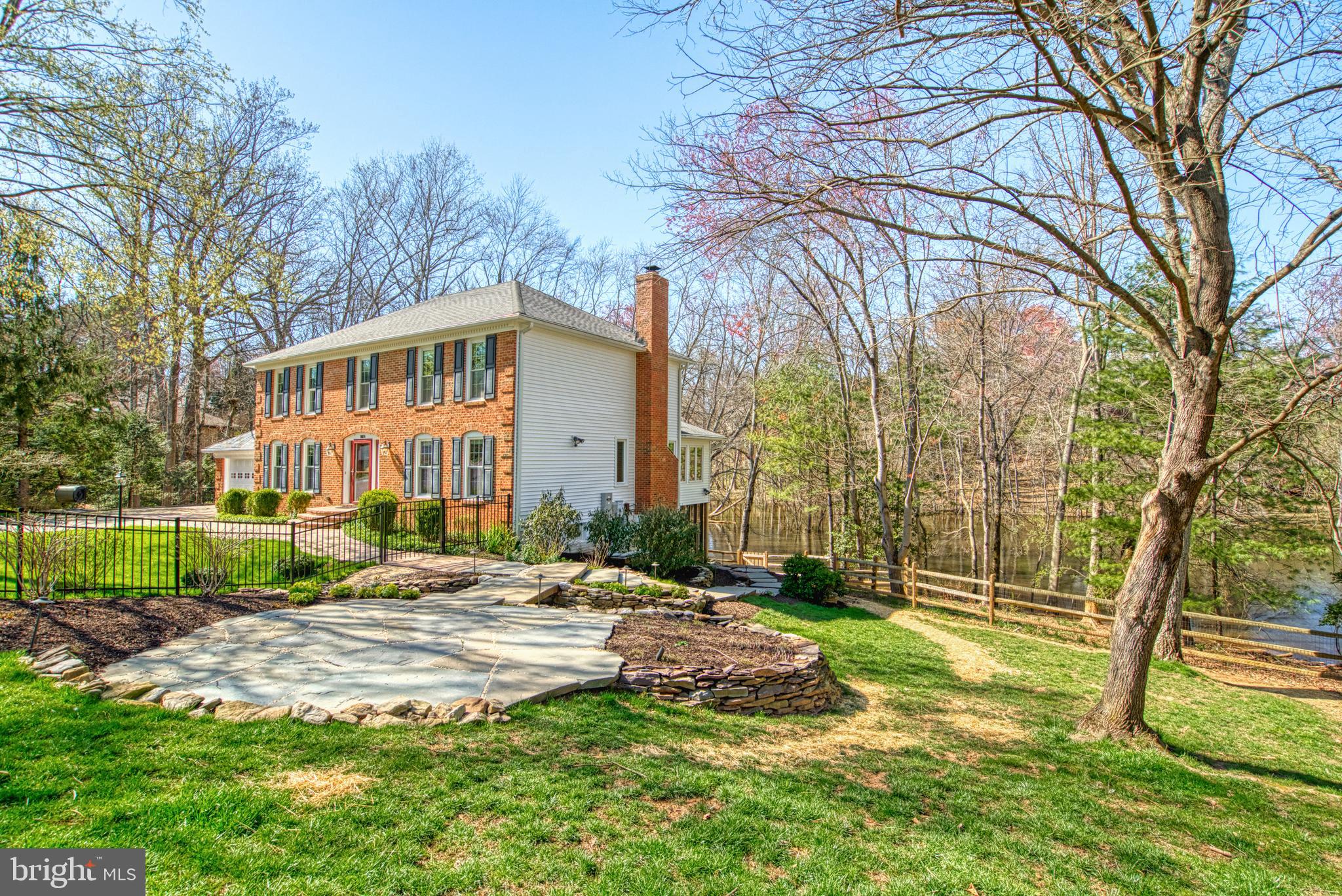 10854 Country Pond